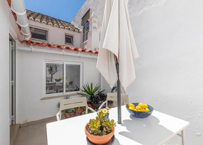 Casa Amalia, Town Center