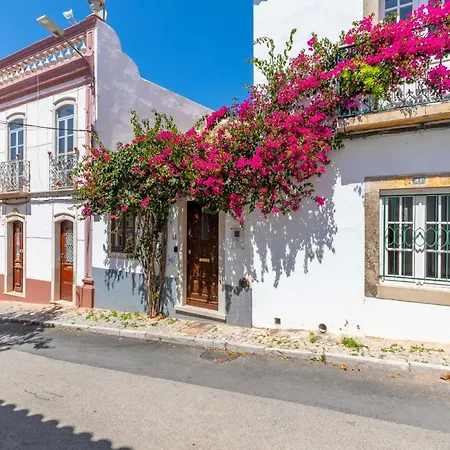 Casa Amalia, Town Center