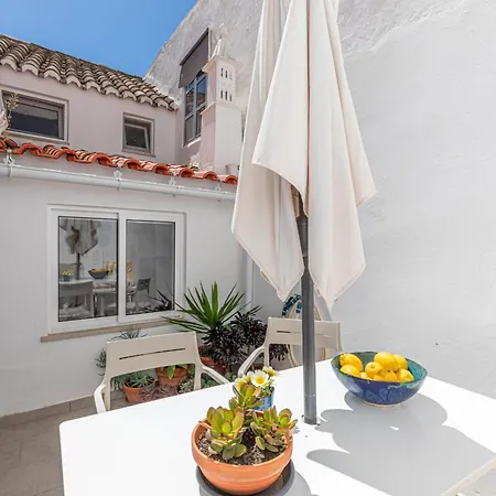 Casa Amalia, Town Center